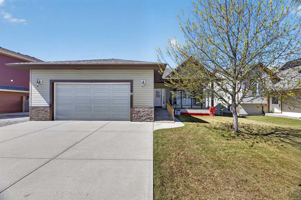 Picture of 11, 700 Carriage Lane Way , Carstairs Real Estate Listing