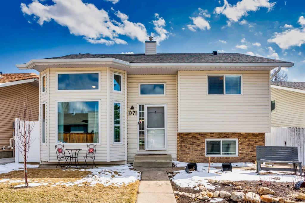 Picture of 1771 Meadowbrook Drive SE, Airdrie Real Estate Listing