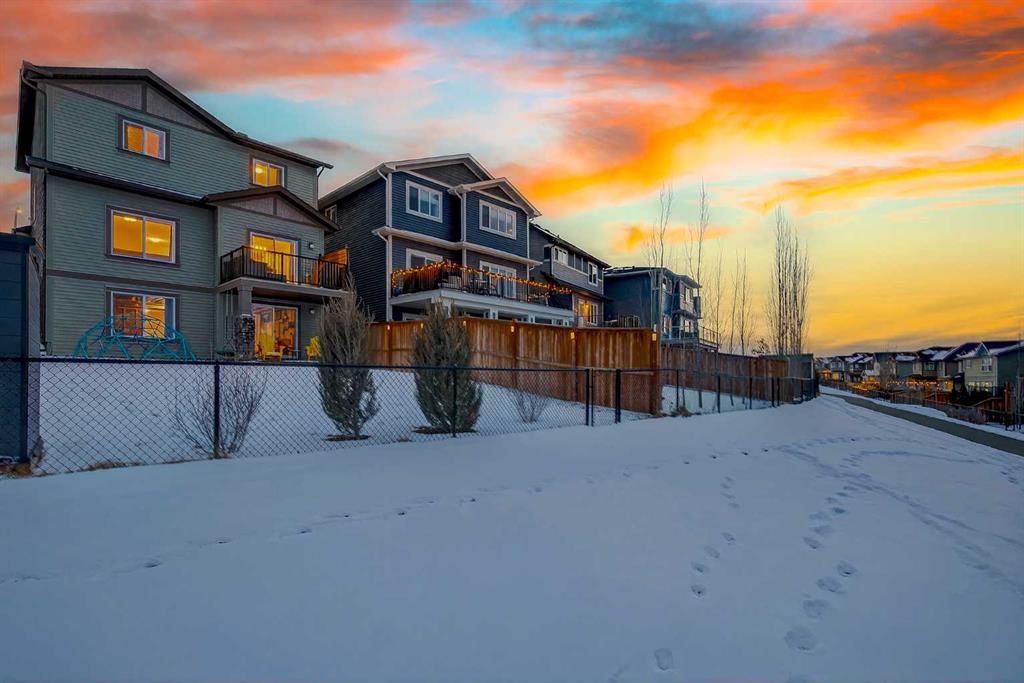 Picture of 299 Hillcrest Heights SW, Airdrie Real Estate Listing