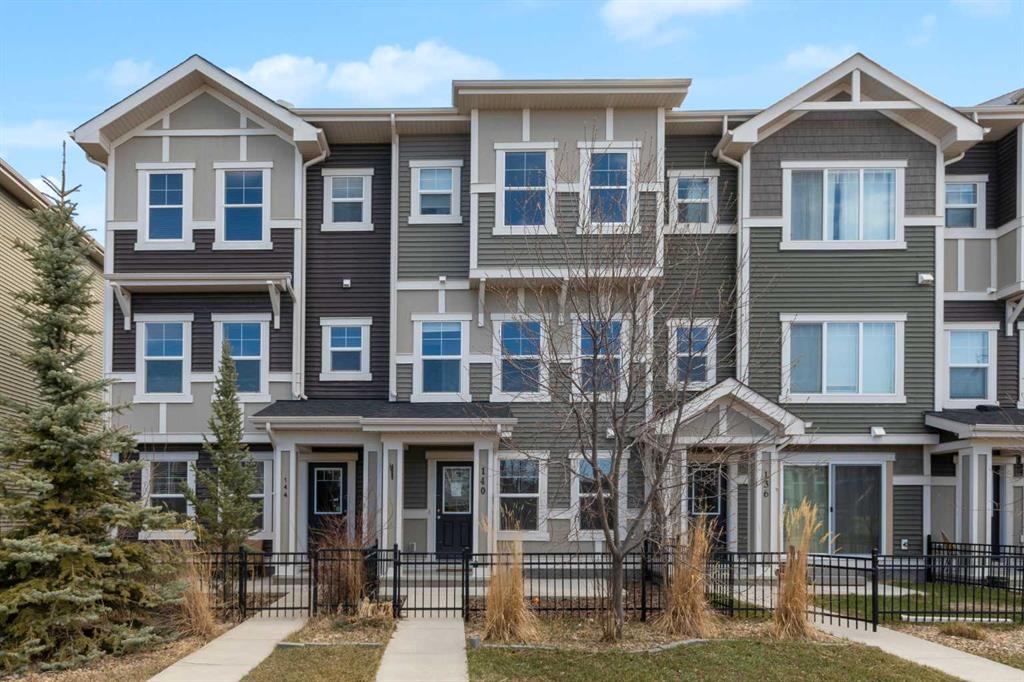 Picture of 140 Sundown Road , Cochrane Real Estate Listing