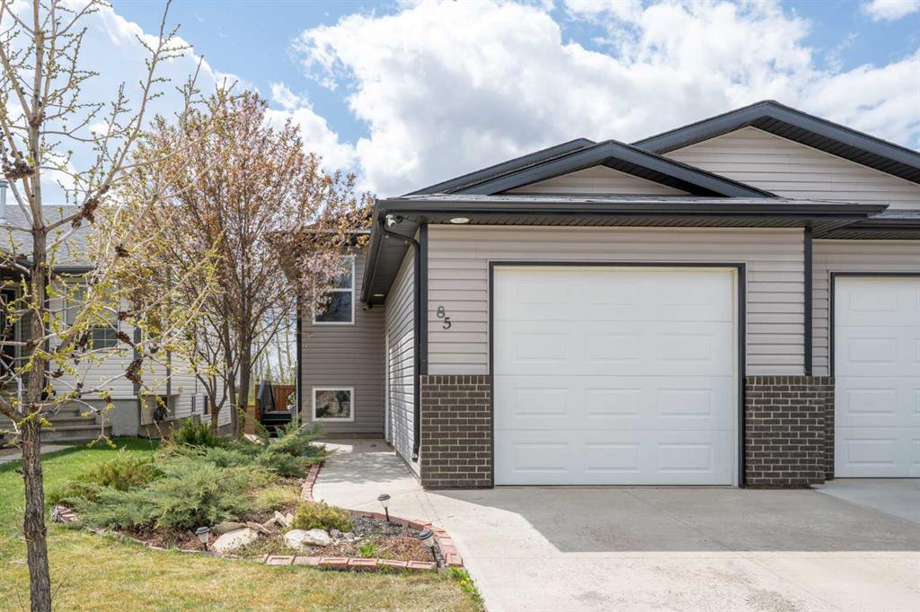 Picture of 85 Vista Road SE, Medicine Hat Real Estate Listing