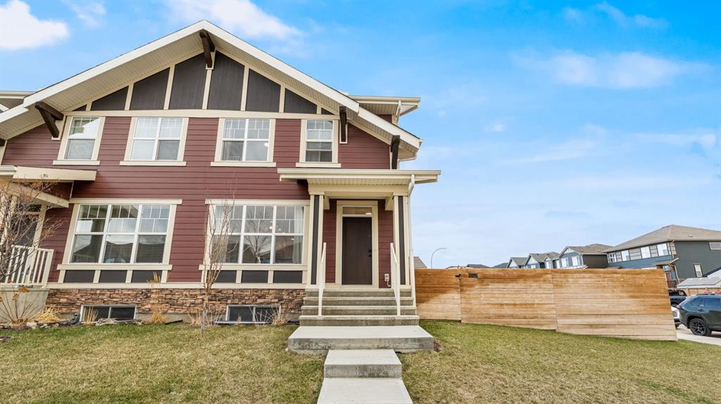 Picture of 995 Mahogany Boulevard SE, Calgary Real Estate Listing