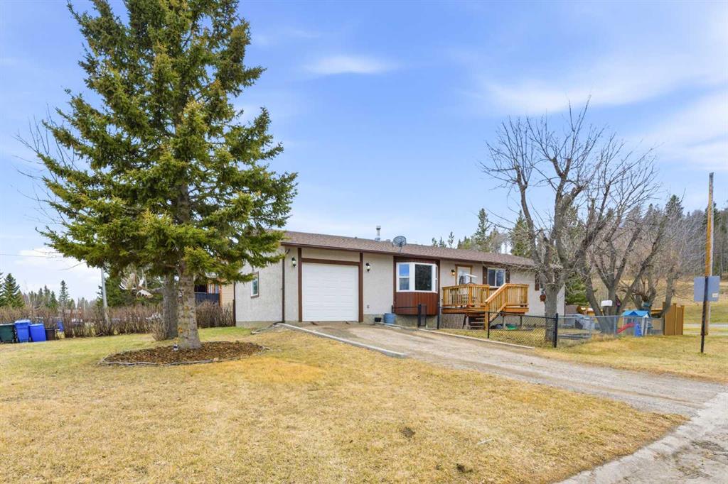 Picture of 616 1 Street NE, Sundre Real Estate Listing