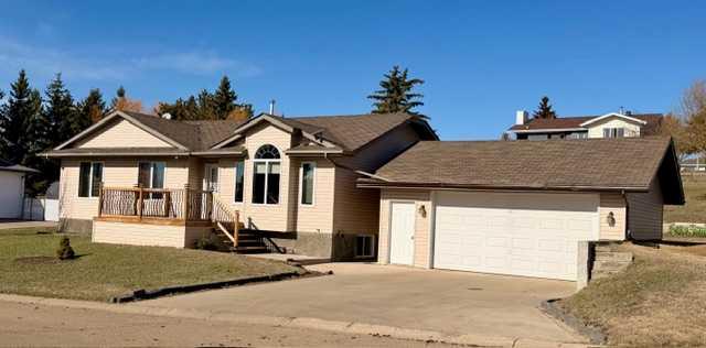 Picture of 4324 Meadow Lane , Hardisty Real Estate Listing