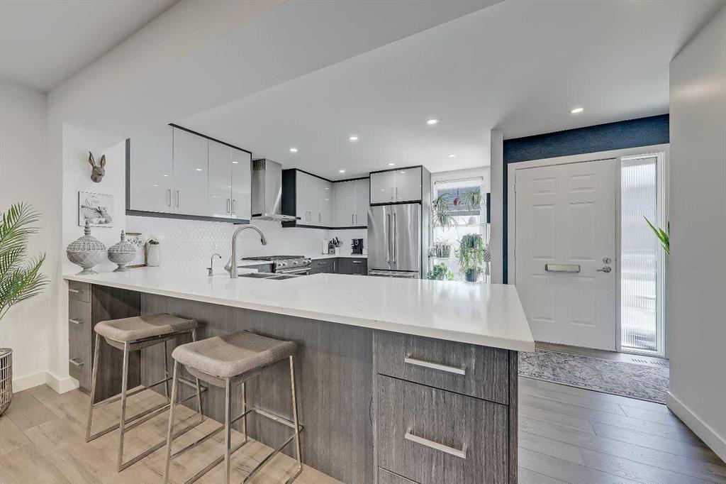 Picture of 903, 3240 66 Avenue SW, Calgary Real Estate Listing