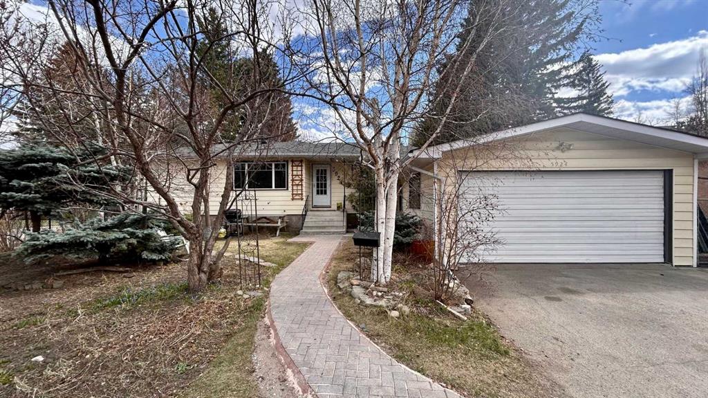 Picture of 5924 Bow Crescent NW, Calgary Real Estate Listing
