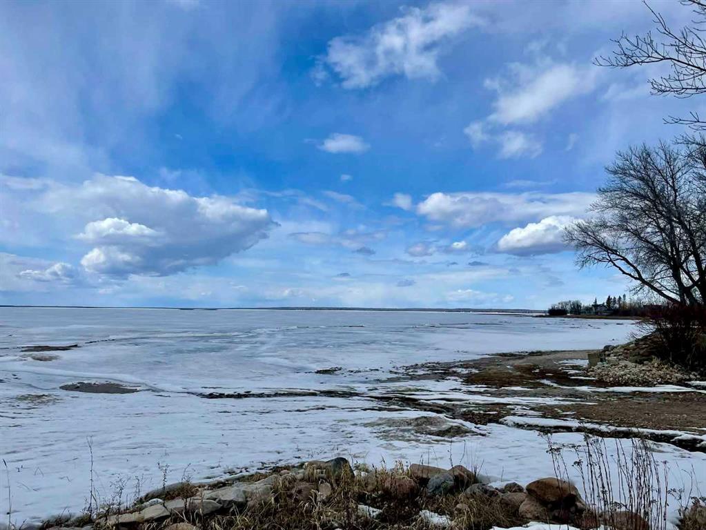 Picture of 4208 50 Avenue , Alberta Beach Real Estate Listing