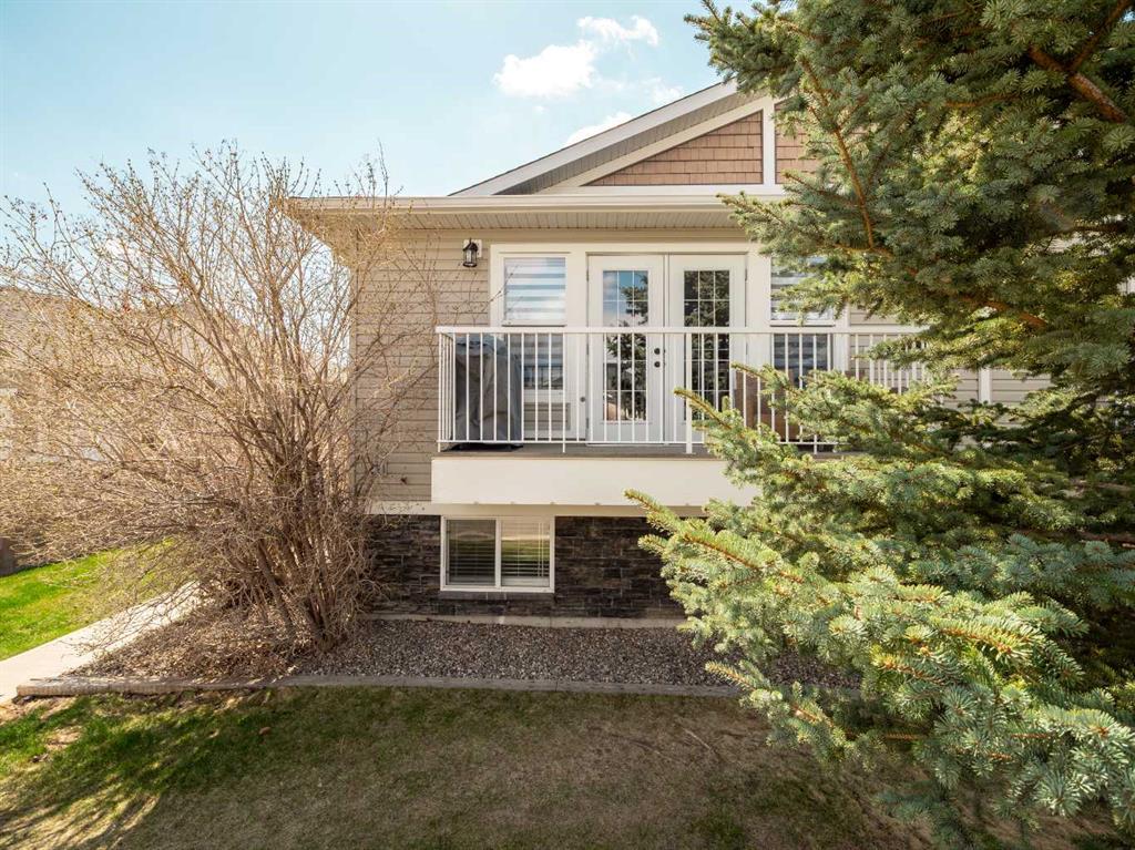 Picture of 1, 16 Cougar Cove N, Lethbridge Real Estate Listing