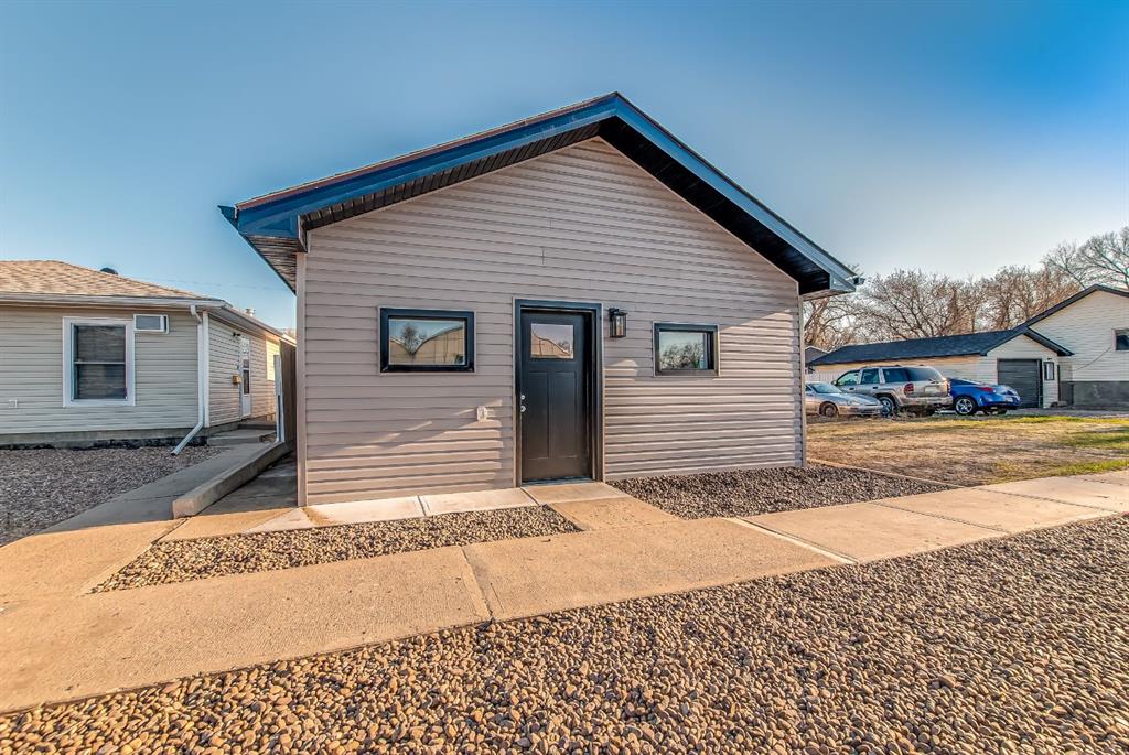 Picture of 1313 Bridge Street SE, Medicine Hat Real Estate Listing