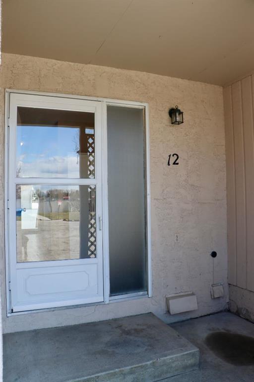 Picture of #12, 420 Centre Street N, Sundre Real Estate Listing