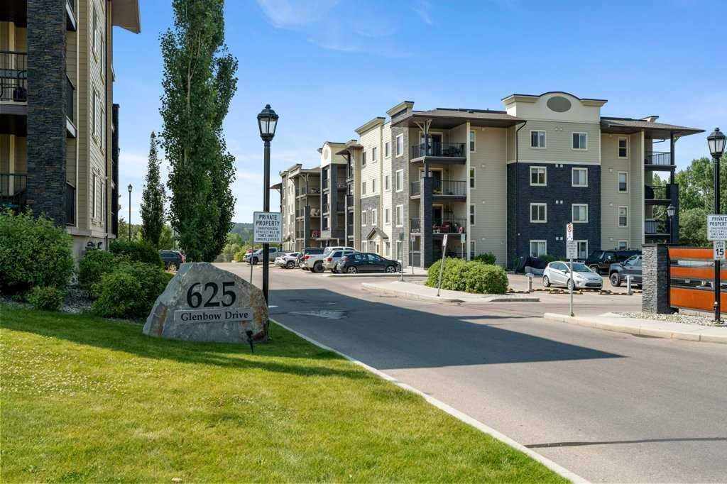 Picture of 2302, 625 Glenbow Drive , Cochrane Real Estate Listing