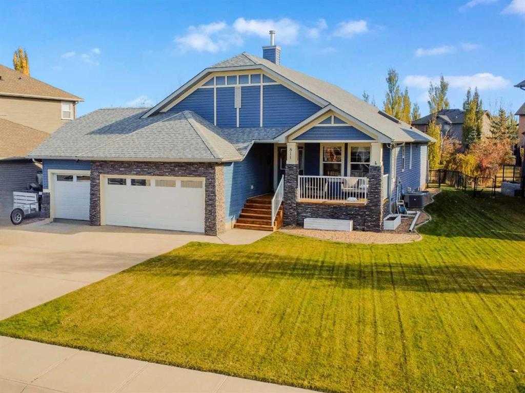 Picture of 811 Boulder Creek Drive SE, Langdon Real Estate Listing