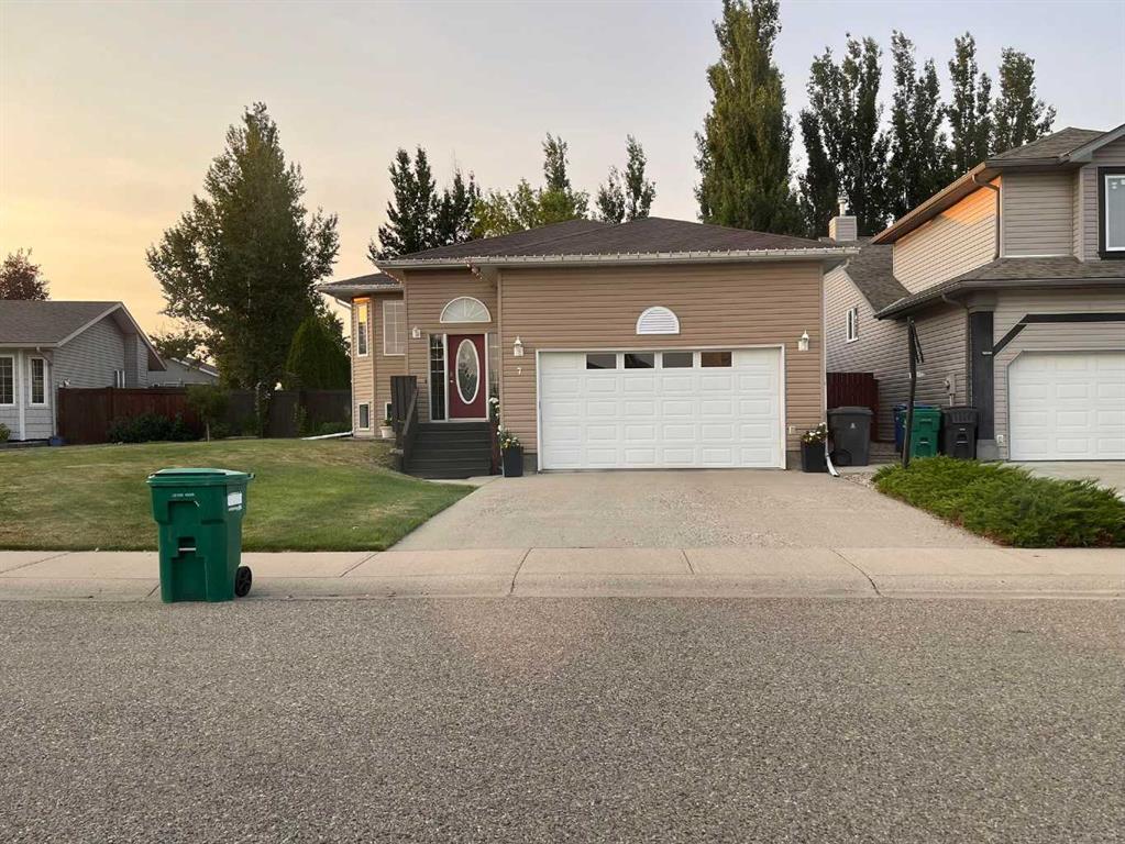 Picture of 7 Mt Alderson Place W, Lethbridge Real Estate Listing