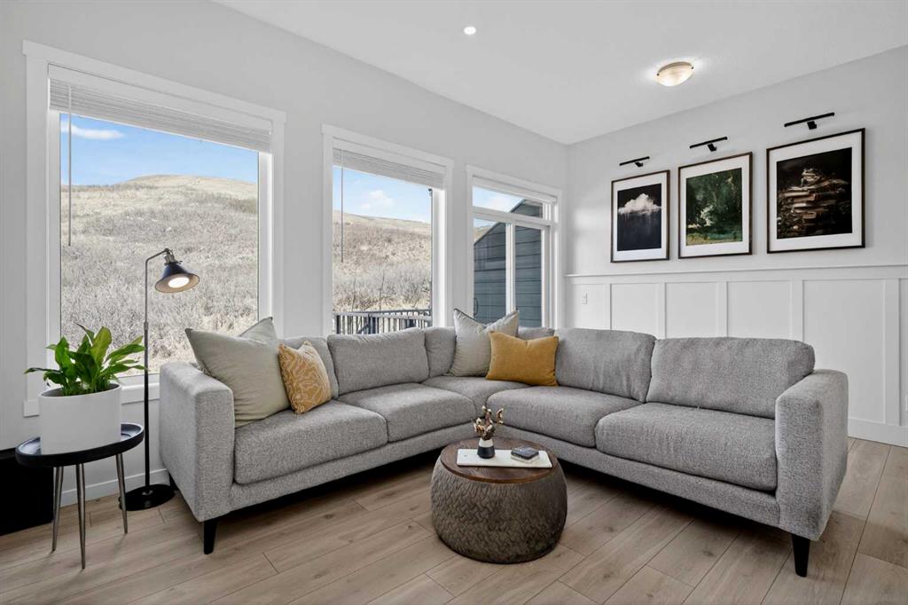Picture of 228 Cranbrook Square SE, Calgary Real Estate Listing
