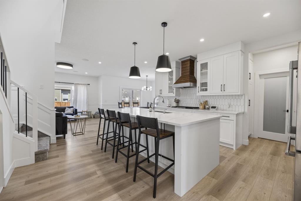 Picture of 806 Mandalay Boulevard , Carstairs Real Estate Listing