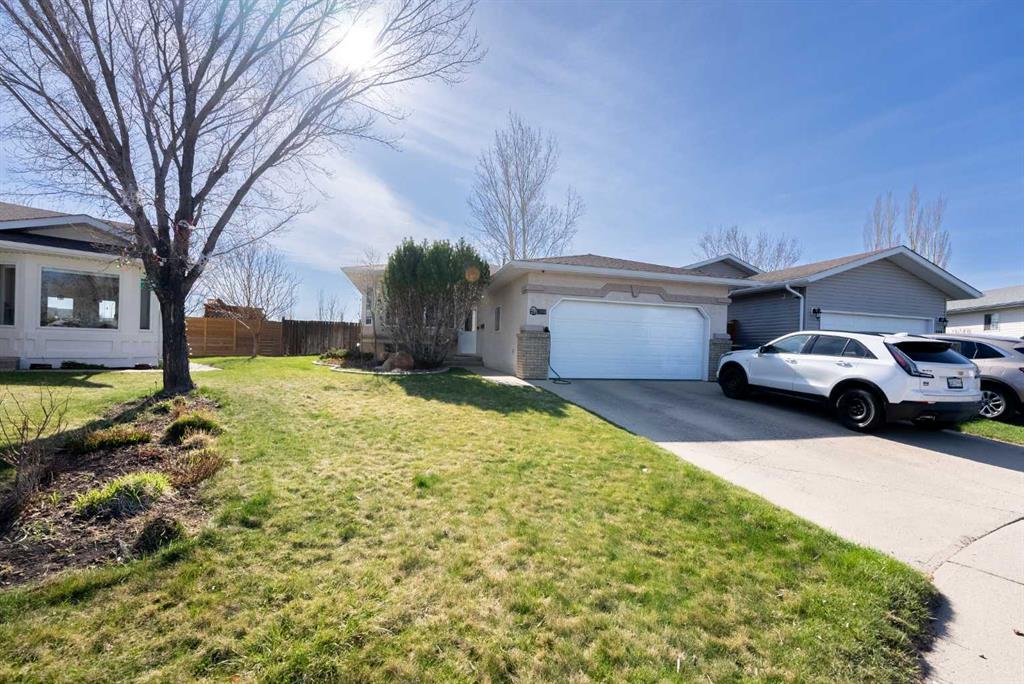 Picture of 152 Mt Rundle Road W, Lethbridge Real Estate Listing