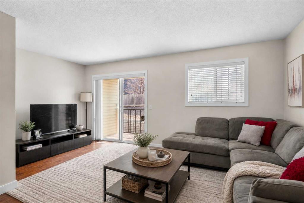 Picture of 89 Pantego Lane NW, Calgary Real Estate Listing
