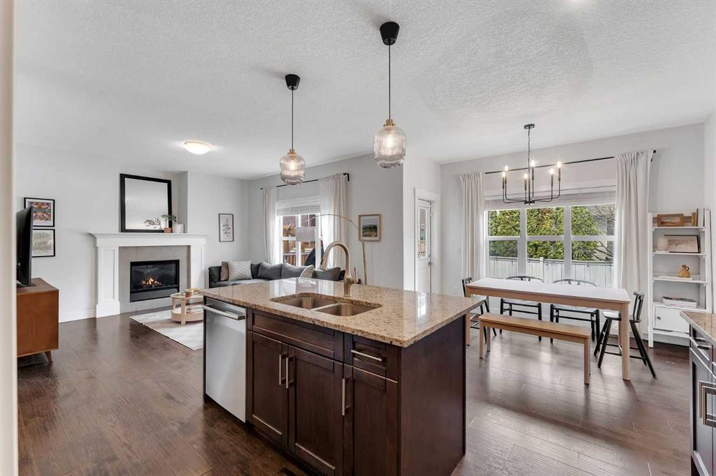 Picture of 30 Baywater Lane SW, Airdrie Real Estate Listing