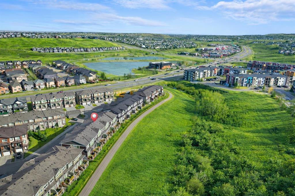Picture of 247 Sage Hill Grove NW, Calgary Real Estate Listing
