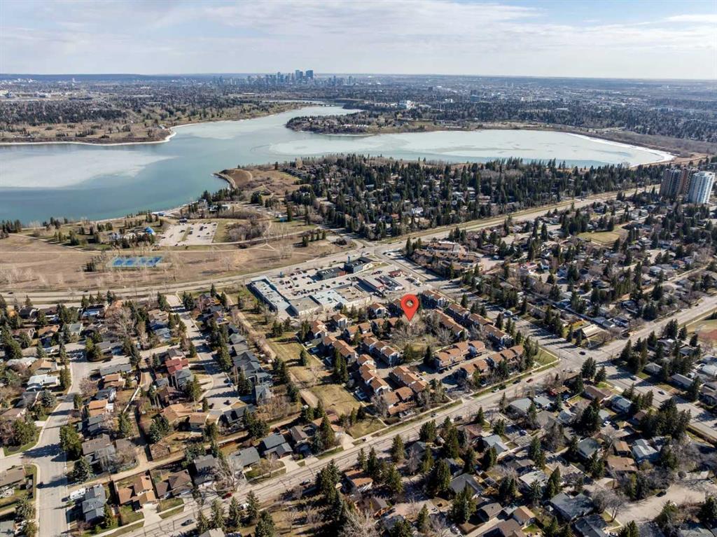 Picture of 1002, 2520 Palliser Drive SW, Calgary Real Estate Listing
