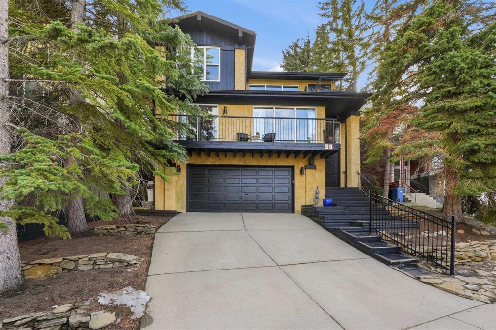 Picture of 39 Coach Manor Terrace SW, Calgary Real Estate Listing