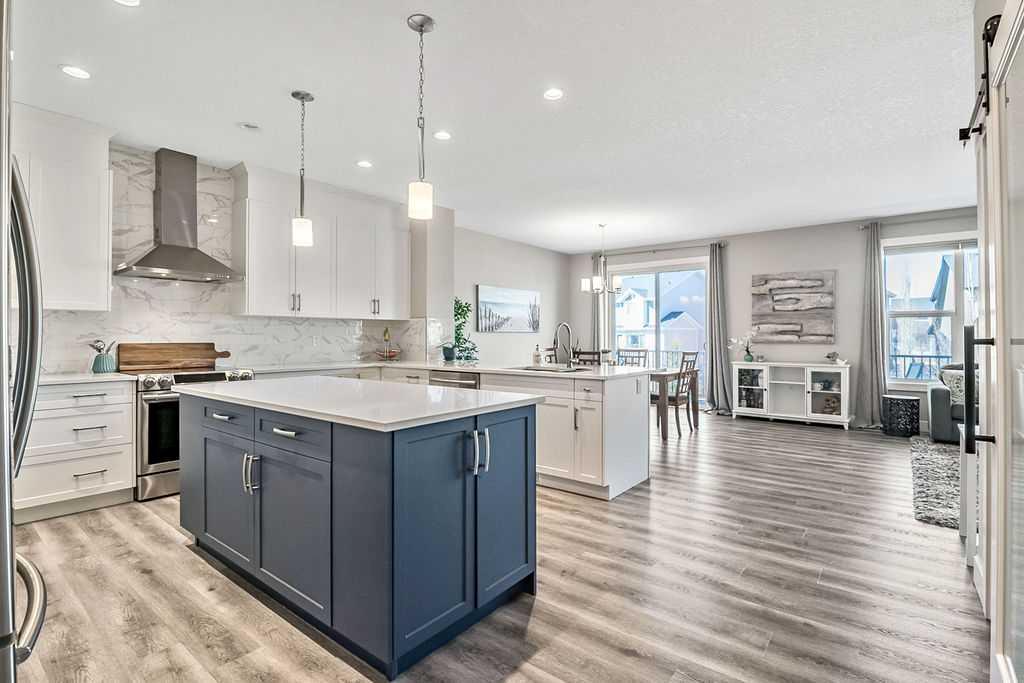 Picture of 75 Sundown Way , Cochrane Real Estate Listing