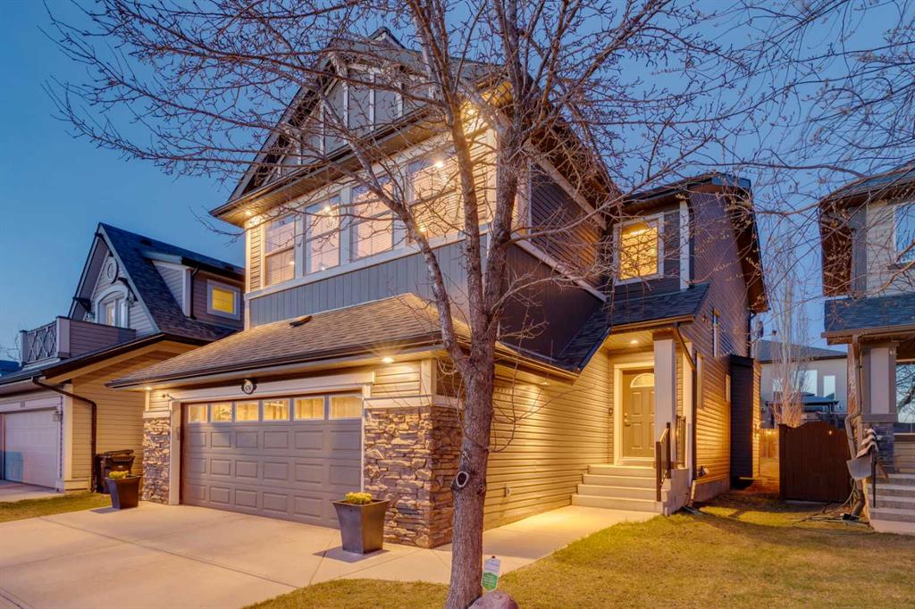 Picture of 676 Auburn Bay Boulevard SE, Calgary Real Estate Listing