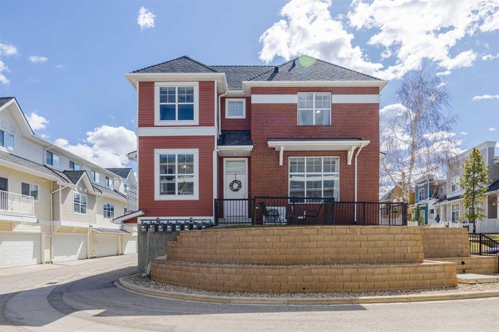 Picture of 322 Mckenzie Towne Link SE, Calgary Real Estate Listing