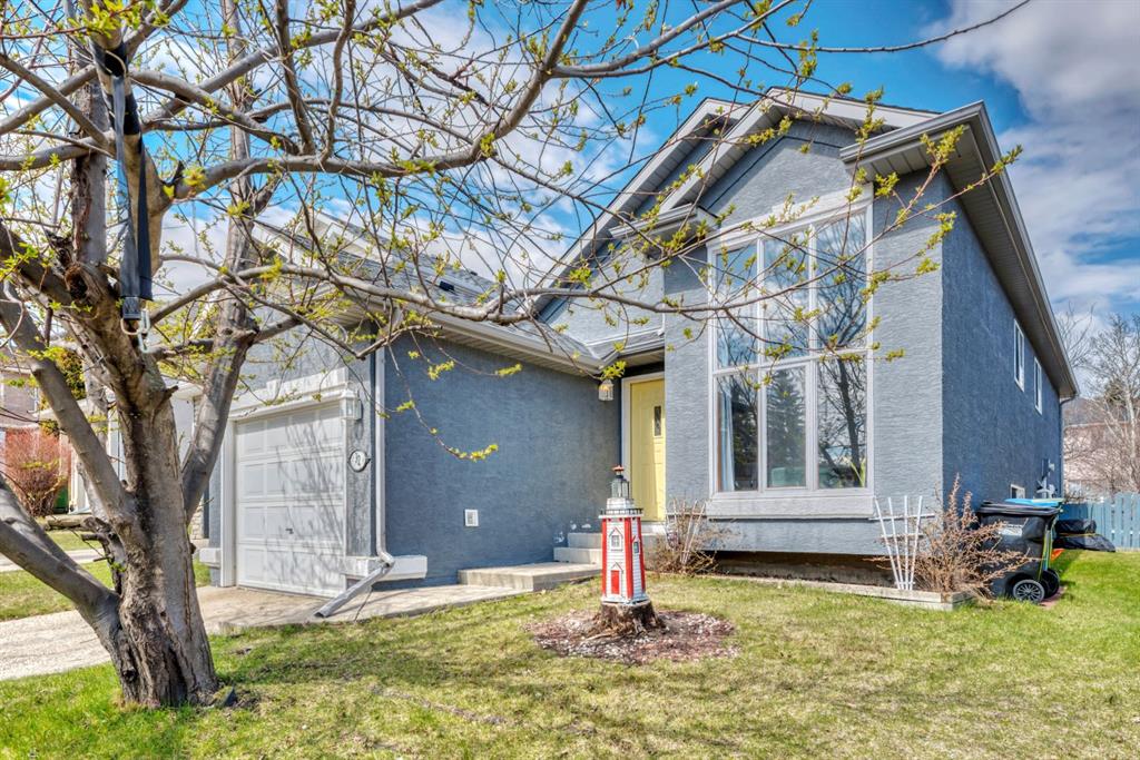Picture of 32 Somercrest Manor SW, Calgary Real Estate Listing
