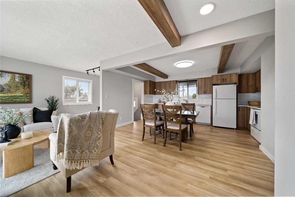 Picture of 202 8 Avenue E, Bow Island Real Estate Listing