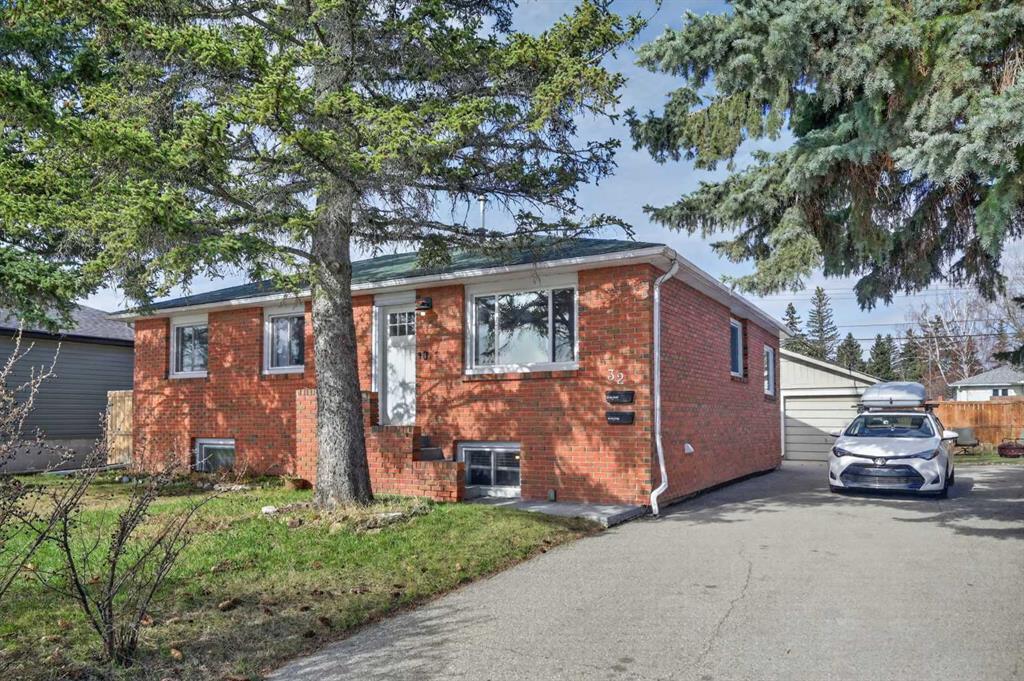 Picture of 32 Beaupre Crescent NW, Calgary Real Estate Listing