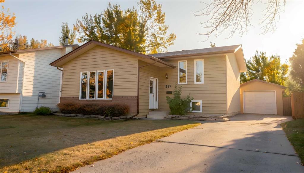 Picture of 897 Red Crow Boulevard W, Lethbridge Real Estate Listing