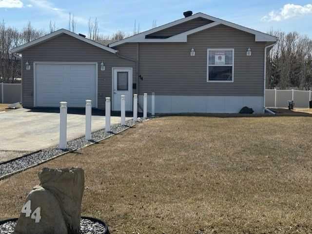 Picture of 44, 15 Mackenzie Ranch Way , Lacombe Real Estate Listing