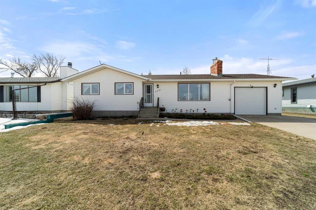 Picture of 5221 51 Avenue , Holden Real Estate Listing