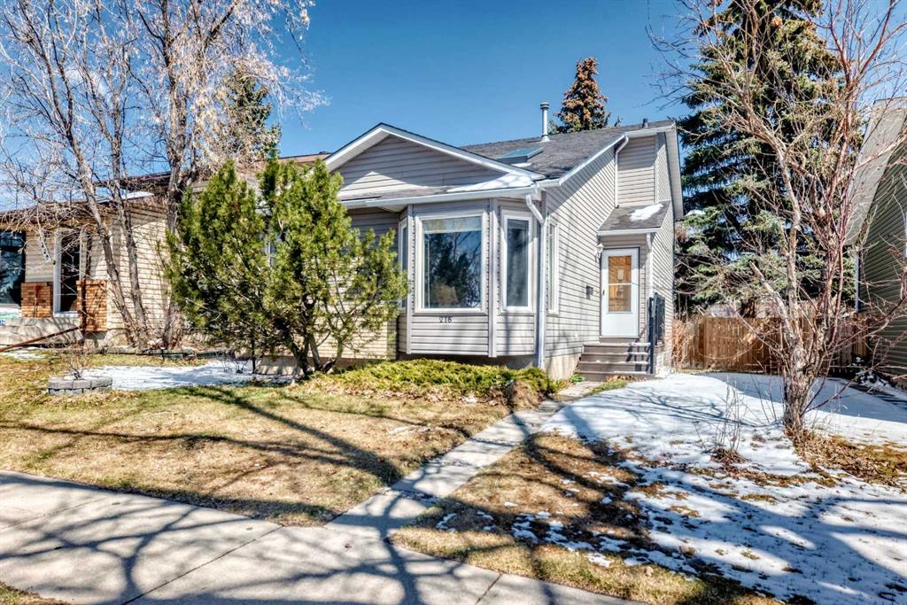 Picture of 216 Hawkwood Boulevard NW, Calgary Real Estate Listing