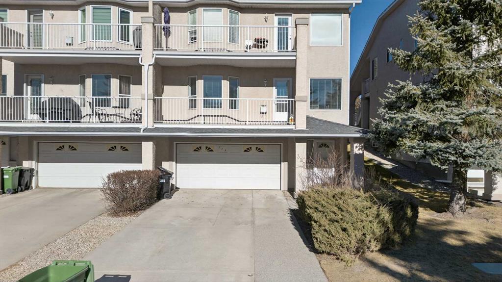 Picture of 320 Sierra Morena Green SW, Calgary Real Estate Listing