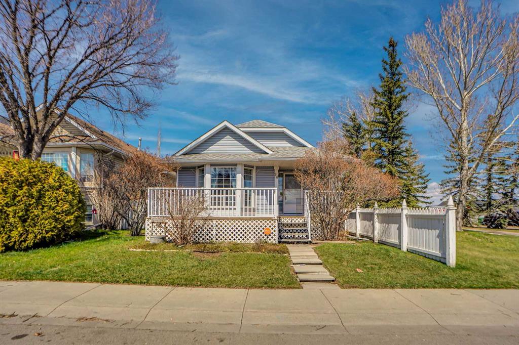 Picture of 90 Martinridge Crescent NE, Calgary Real Estate Listing