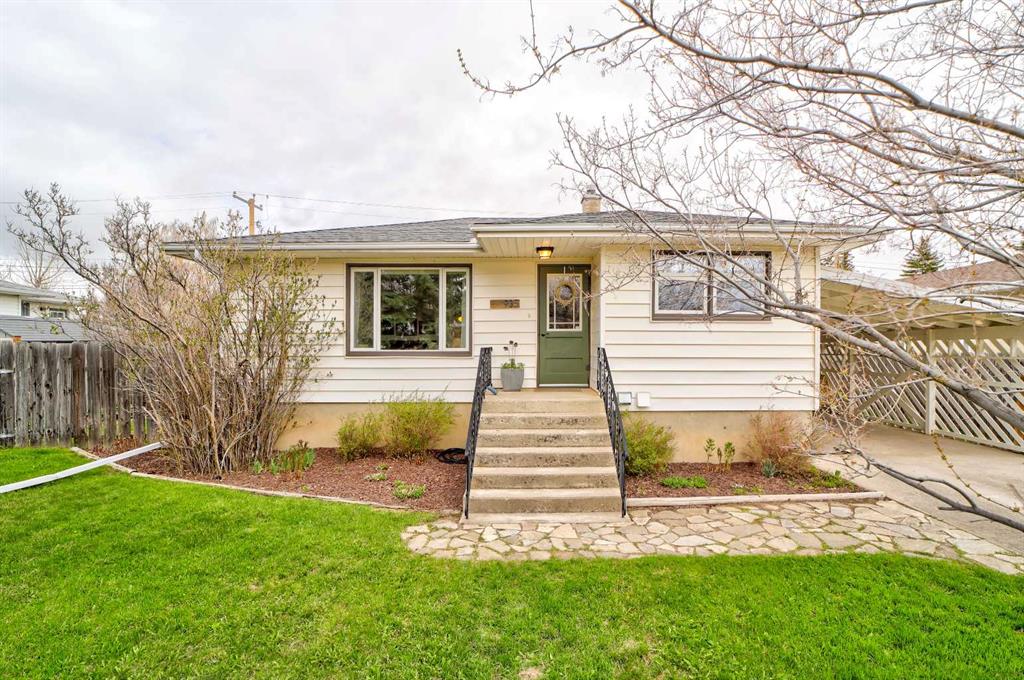 Picture of 935 Kettles Street , Pincher Creek Real Estate Listing