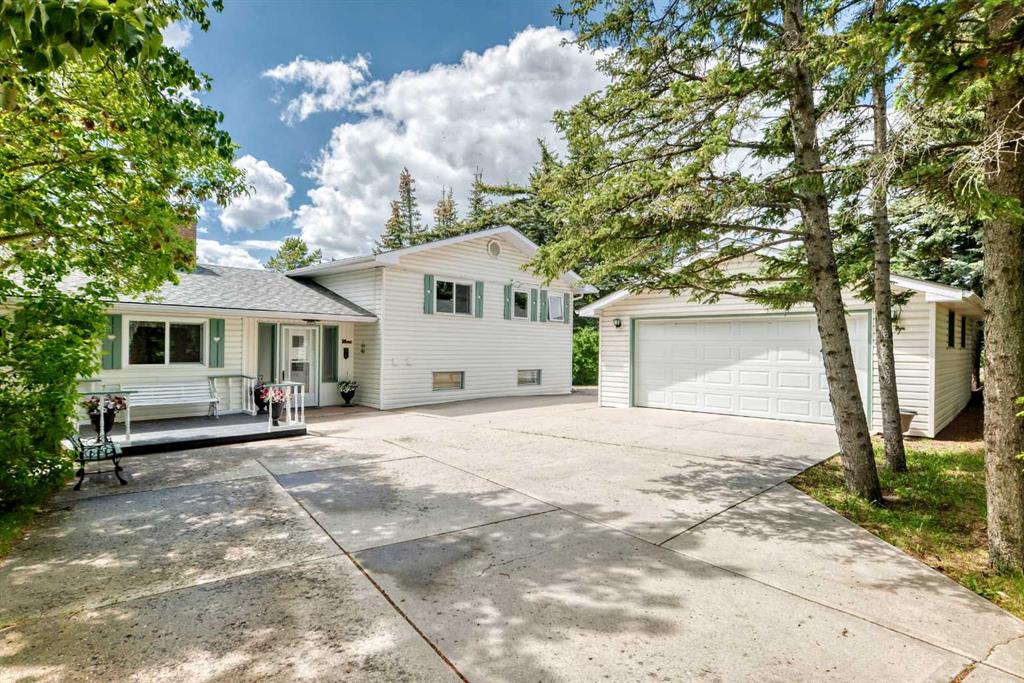 Picture of 10737 Eamon Road NW, Calgary Real Estate Listing