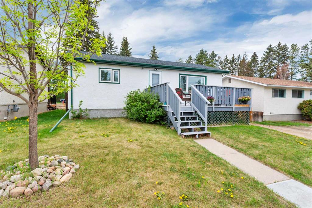 Picture of 5010 53 Street , Sylvan Lake Real Estate Listing