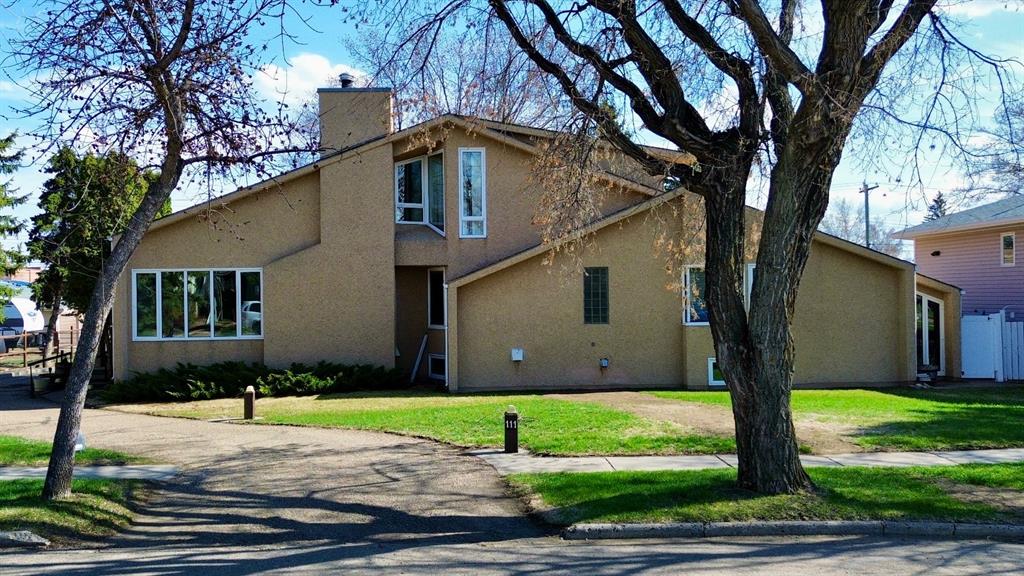 Picture of 109 5th Ave  W, Hanna Real Estate Listing