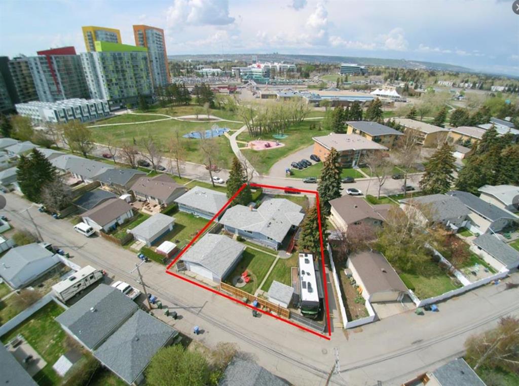 Picture of 2940 Blakiston Drive NW, Calgary Real Estate Listing