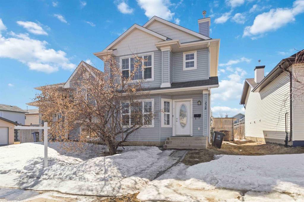Picture of 228 Parry Crescent , Fort McMurray Real Estate Listing