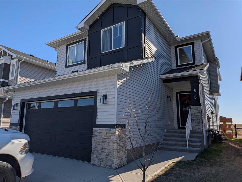 Picture of 818 Edgefield Street , Strathmore Real Estate Listing