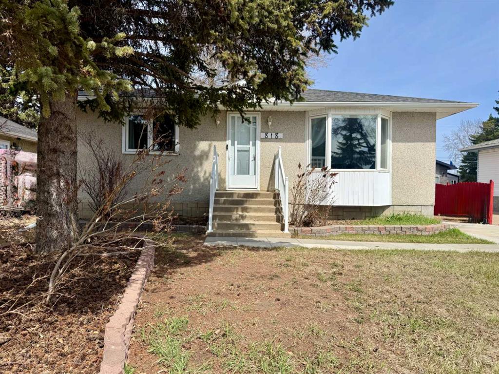 Picture of 818 9 Avenue  , Wainwright Real Estate Listing