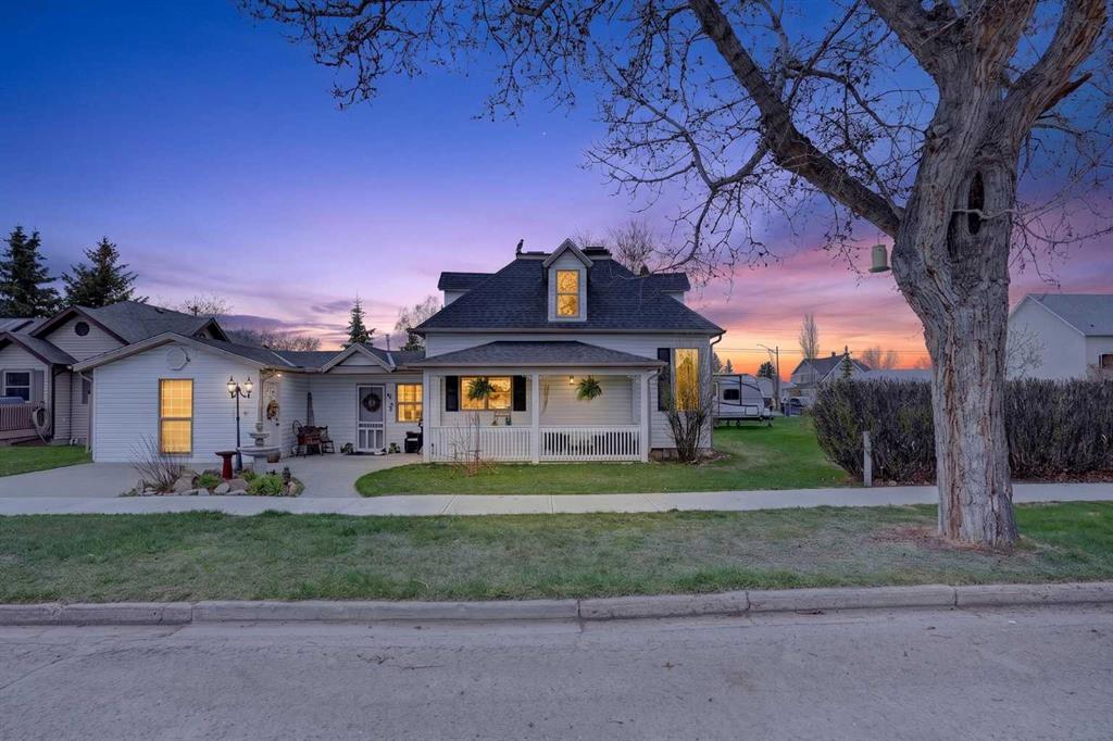 Picture of 4717 2 Street W, Claresholm Real Estate Listing