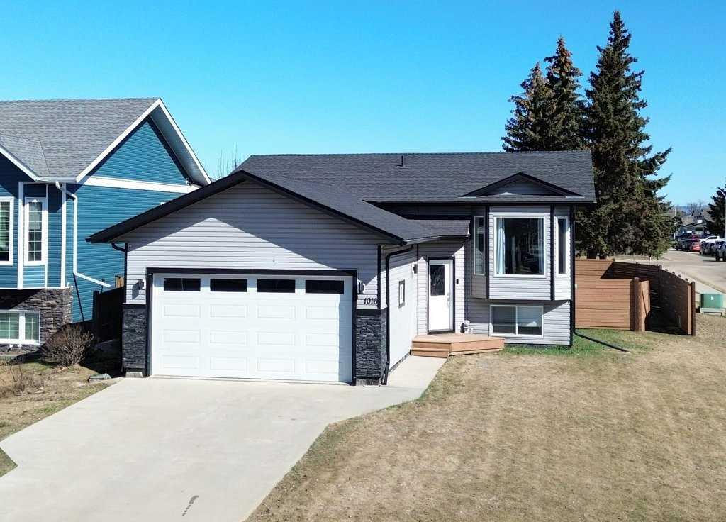 Picture of 1016 7 Avenue SE, Slave Lake Real Estate Listing