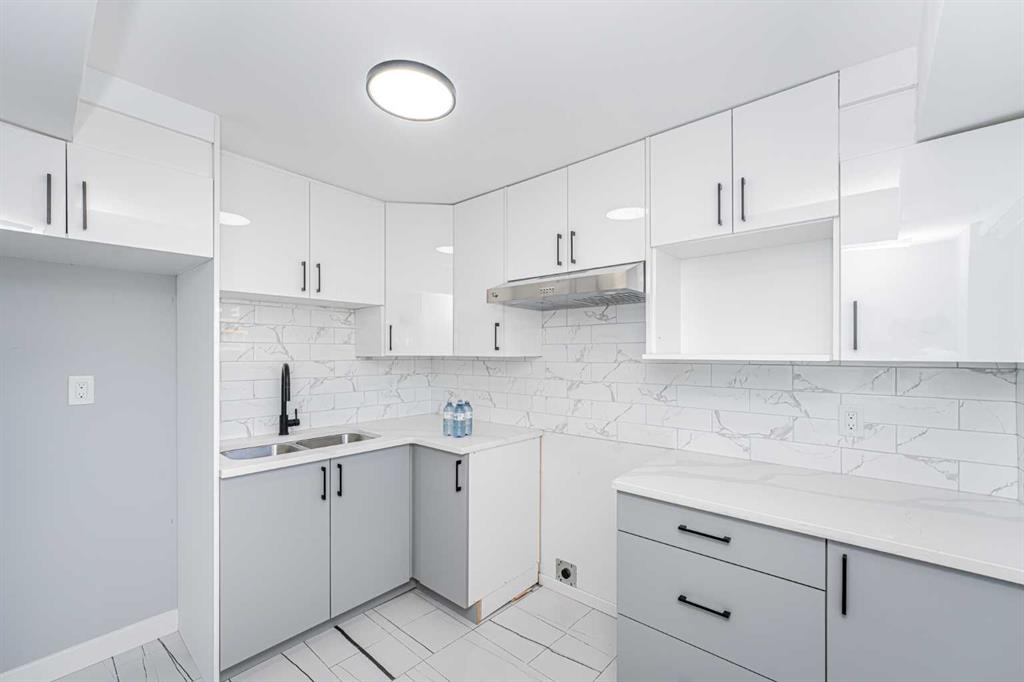 Picture of 6403 Centre Street NW, Calgary Real Estate Listing