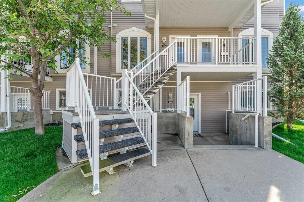 Picture of 156 Somerset Lane SE, Medicine Hat Real Estate Listing