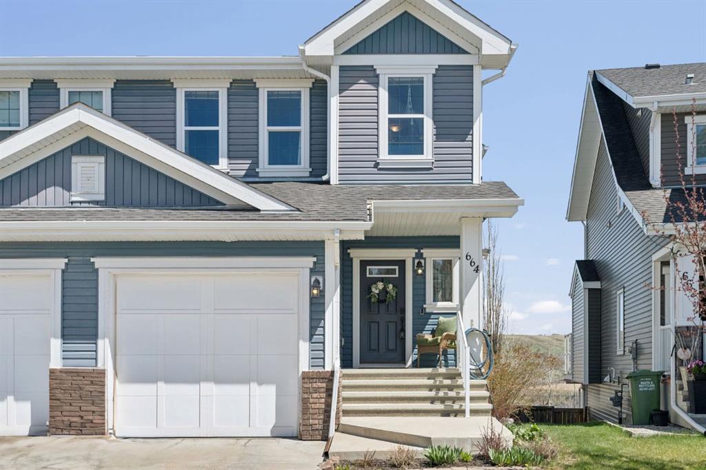Picture of 664 River Heights Crescent , Cochrane Real Estate Listing